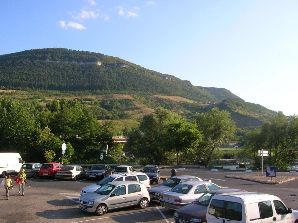 Aparthotel Les Berges du Tarn à Millau Extérieur photo