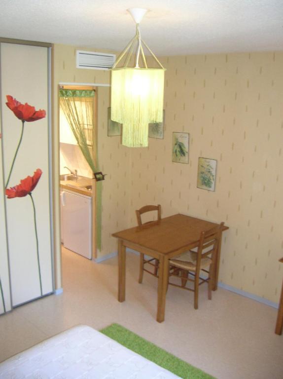 Aparthotel Les Berges du Tarn à Millau Chambre photo